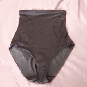 Naomi and Nicole. Women's Large. Shapeware.